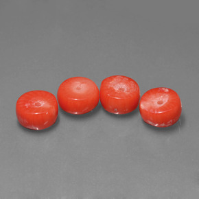 カラットの天然サーモンサンゴ（8.3×4.3 mm・ファンシーシェイプ）