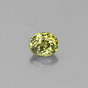 0.28カラットの天然ゴールデングリーンデマントイドガーネット（4.1×3.4 mm・オーバルカット）