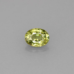 0.42カラットの天然ゴールデングリーンデマントイドガーネット（5×3.8 mm・オーバルカット）