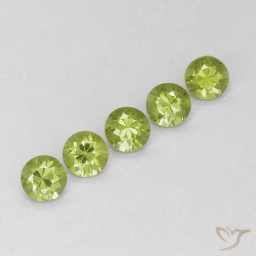 Shop natural 0.83ct ライブリー黄色がかった緑 デマントイドガーネット gems, ラウンド, from ナミビア at GemSelect. In stock, global shipping!