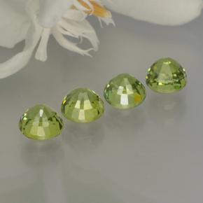 1.95カラットの天然ライト鮮やかな緑デマントイドガーネット（4.25 mm・ラウンドカット）
