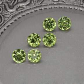 1.40カラットの天然薄いフォレストグリーンデマントイドガーネット（3.65 mm・ラウンドカット）