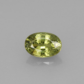 0.58カラットの天然ゴールデングリーンデマントイドガーネット（6×4.1 mm・オーバルカット）