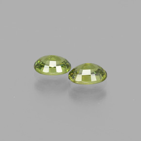 Shop natural 1.28ct 黄みがかったグリーン デマントイドガーネット gems, 楕円形, from ナミビア at GemSelect. In stock, global shipping!