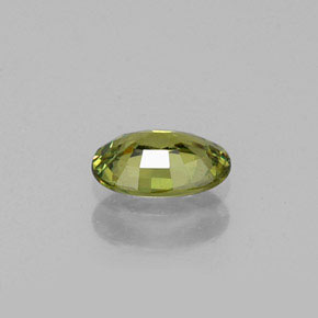 0.47カラットの天然ゴールデングリーンデマントイドガーネット（6×4.1 mm・オーバルカット）