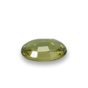 0.53カラットの天然ウォームフォレストグリーンデマントイドガーネット（5.9×4.1 mm・オーバルカット）