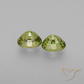 Shop natural 0.87ct Medium Light Green デマントイドガーネット gems, 楕円形, from ナミビア at GemSelect. In stock, global shipping!