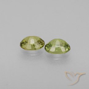 Shop natural 0.65ct 緑ががかったイエロー デマントイドガーネット gems, 楕円形, from ナミビア at GemSelect. In stock, global shipping!