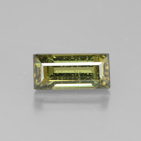 2.03カラットの天然緑がかったゴールドデマントイドガーネット（9.4×4.4 mm・バゲット）