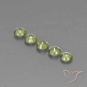 Shop natural 1.63ct Olive Green  デマントイドガーネット gems, ラウンド, from ナミビア at GemSelect. In stock, global shipping!
