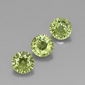 1.14カラットの天然グリーンデマントイドガーネット（4.25 mm・ラウンドカット）