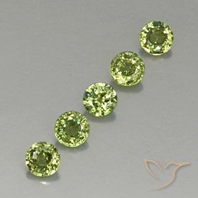 Shop natural 1.34ct 薄いフォレストグリーン デマントイドガーネット gems, ラウンド, from ナミビア at GemSelect. In stock, global shipping!