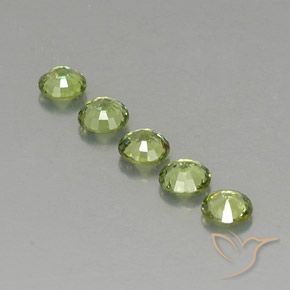 Shop natural 1.59ct ウォームグリーン デマントイドガーネット gems, ラウンド, from ナミビア at GemSelect. In stock, global shipping!