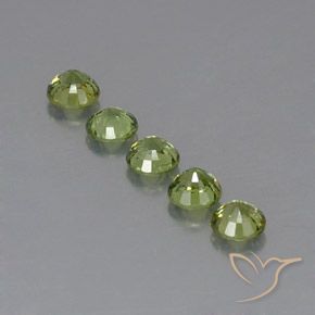Shop natural 1.48ct 薄いライブリーグリーン デマントイドガーネット gems, ラウンド, from ナミビア at GemSelect. In stock, global shipping!