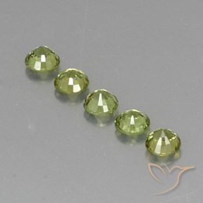 Shop natural 1.44ct Yellow Green  デマントイドガーネット gems, ラウンド, from ナミビア at GemSelect. In stock, global shipping!