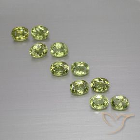 Shop natural 2.37ct ミディアムグリーン デマントイドガーネット gems, 楕円形, from ナミビア at GemSelect. In stock, global shipping!