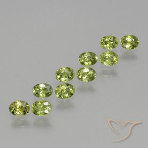 Shop natural 2.31ct 黄みがかったグリーン デマントイドガーネット gems, 楕円形, from ナミビア at GemSelect. In stock, global shipping!