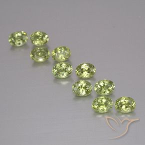 Shop natural 2.13ct ミディアムグリーン デマントイドガーネット gems, 楕円形, from ナミビア at GemSelect. In stock, global shipping!