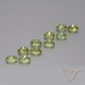 Shop natural 2.65ct ウォームアーシーグリーン デマントイドガーネット gems, 楕円形, from ナミビア at GemSelect. In stock, global shipping!