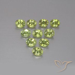 Shop natural 2.66ct Medium Light Green デマントイドガーネット gems, 楕円形, from ナミビア at GemSelect. In stock, global shipping!