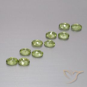Shop natural 2.05ct ウォームグリーン デマントイドガーネット gems, 楕円形, from ナミビア at GemSelect. In stock, global shipping!