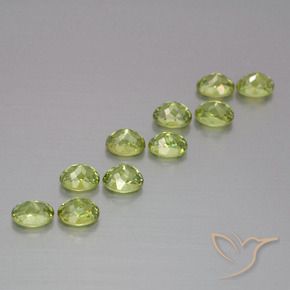 Shop natural 2.51ct ウォームフォレストグリーン デマントイドガーネット gems, 楕円形, from ナミビア at GemSelect. In stock, global shipping!