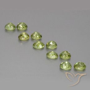 Shop natural 2.73ct 薄いアーシーグリーン デマントイドガーネット gems, 楕円形, from ナミビア at GemSelect. In stock, global shipping!