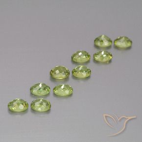 Shop natural 2.08ct ウォームアーシーグリーン デマントイドガーネット gems, 楕円形, from ナミビア at GemSelect. In stock, global shipping!