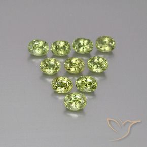Shop natural 2.84ct Medium Light Green デマントイドガーネット gems, 楕円形, from ナミビア at GemSelect. In stock, global shipping!