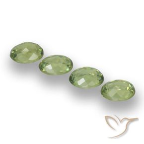 Shop natural 1.36ct ウォームグリーン デマントイドガーネット gems, 楕円形, from ナミビア at GemSelect. In stock, global shipping!