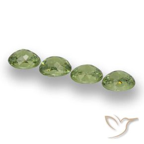 Shop natural 1.31ct ウォームグリーン デマントイドガーネット gems, 楕円形, from ナミビア at GemSelect. In stock, global shipping!