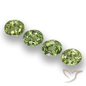 Shop natural 1.47ct フォレストグリーン デマントイドガーネット gems, 楕円形, from ナミビア at GemSelect. In stock, global shipping!