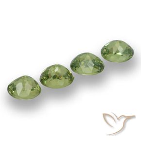 Shop natural 1.65ct ウォームグリーン デマントイドガーネット gems, 楕円形, from ナミビア at GemSelect. In stock, global shipping!