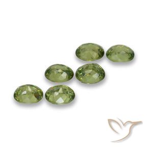 Shop natural 2.04ct フォレストグリーン デマントイドガーネット gems, 楕円形, from ナミビア at GemSelect. In stock, global shipping!