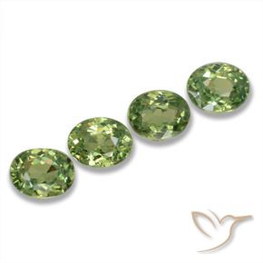 Shop natural 1.14ct ウォームグリーン デマントイドガーネット gems, 楕円形, from ナミビア at GemSelect. In stock, global shipping!