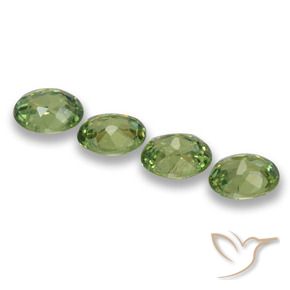 Shop natural 1.14ct ウォームグリーン デマントイドガーネット gems, 楕円形, from ナミビア at GemSelect. In stock, global shipping!