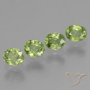 Shop natural 1.27ct ミディアムグリーン デマントイドガーネット gems, 楕円形, from ナミビア at GemSelect. In stock, global shipping!