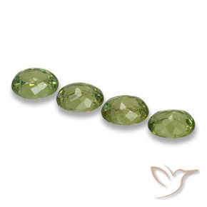 Shop natural 1.25ct ライトグリーン デマントイドガーネット gems, 楕円形, from ナミビア at GemSelect. In stock, global shipping!