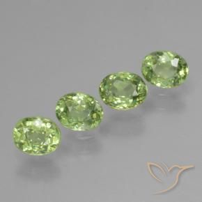 Shop natural 1.25ct ライムグリーン デマントイドガーネット gems, 楕円形, from ナミビア at GemSelect. In stock, global shipping!