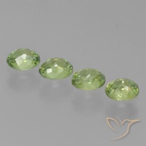 Shop natural 1.25ct ライムグリーン デマントイドガーネット gems, 楕円形, from ナミビア at GemSelect. In stock, global shipping!