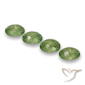 Shop natural 1.65ct ウォームグリーン デマントイドガーネット gems, 楕円形, from ナミビア at GemSelect. In stock, global shipping!