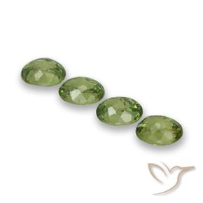 Shop natural 1.48ct ウォームグリーン デマントイドガーネット gems, 楕円形, from ナミビア at GemSelect. In stock, global shipping!