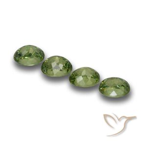 Shop natural 1.39ct ウォームグリーン デマントイドガーネット gems, 楕円形, from ナミビア at GemSelect. In stock, global shipping!