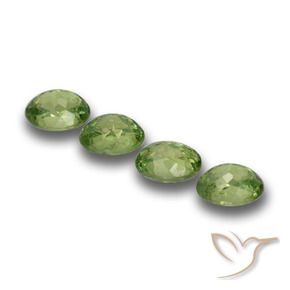 Shop natural 1.21ct ミディアムグリーン デマントイドガーネット gems, 楕円形, from ナミビア at GemSelect. In stock, global shipping!