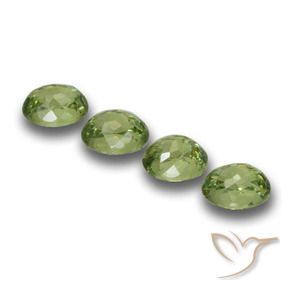 Shop natural 1.37ct ウォームグリーン デマントイドガーネット gems, 楕円形, from ナミビア at GemSelect. In stock, global shipping!