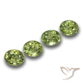 Shop natural 1.33ct 薄いフォレストグリーン デマントイドガーネット gems, 楕円形, from ナミビア at GemSelect. In stock, global shipping!
