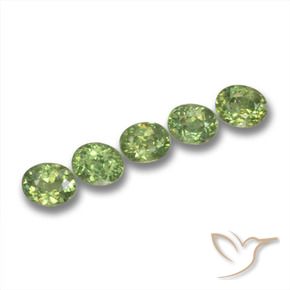 Shop natural 1.77ct ウォームグリーン デマントイドガーネット gems, 楕円形, from ナミビア at GemSelect. In stock, global shipping!