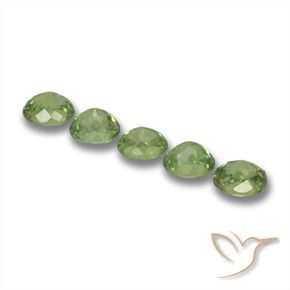 Shop natural 1.77ct ウォームグリーン デマントイドガーネット gems, 楕円形, from ナミビア at GemSelect. In stock, global shipping!