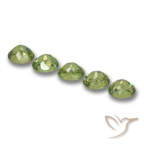 Shop natural 1.89ct 薄いフォレストグリーン デマントイドガーネット gems, 楕円形, from ナミビア at GemSelect. In stock, global shipping!