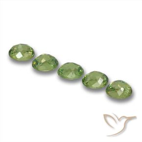 Shop natural 1.89ct フォレストグリーン デマントイドガーネット gems, 楕円形, from ナミビア at GemSelect. In stock, global shipping!